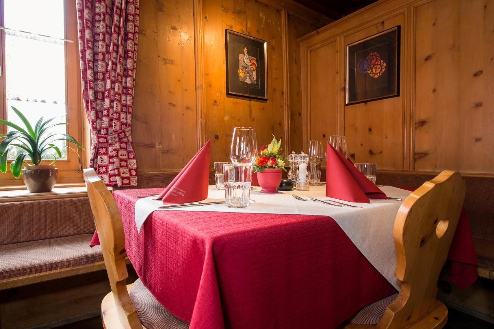 Hotel Crusch Alba Scuol Exteriér fotografie